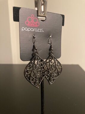 paparazzi Black Filigree Leaf Dangle Earrings
